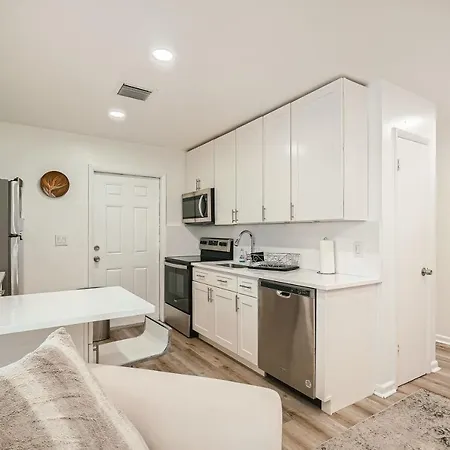 Tropical Retreat ** 2 Bedroom ** Singer Island